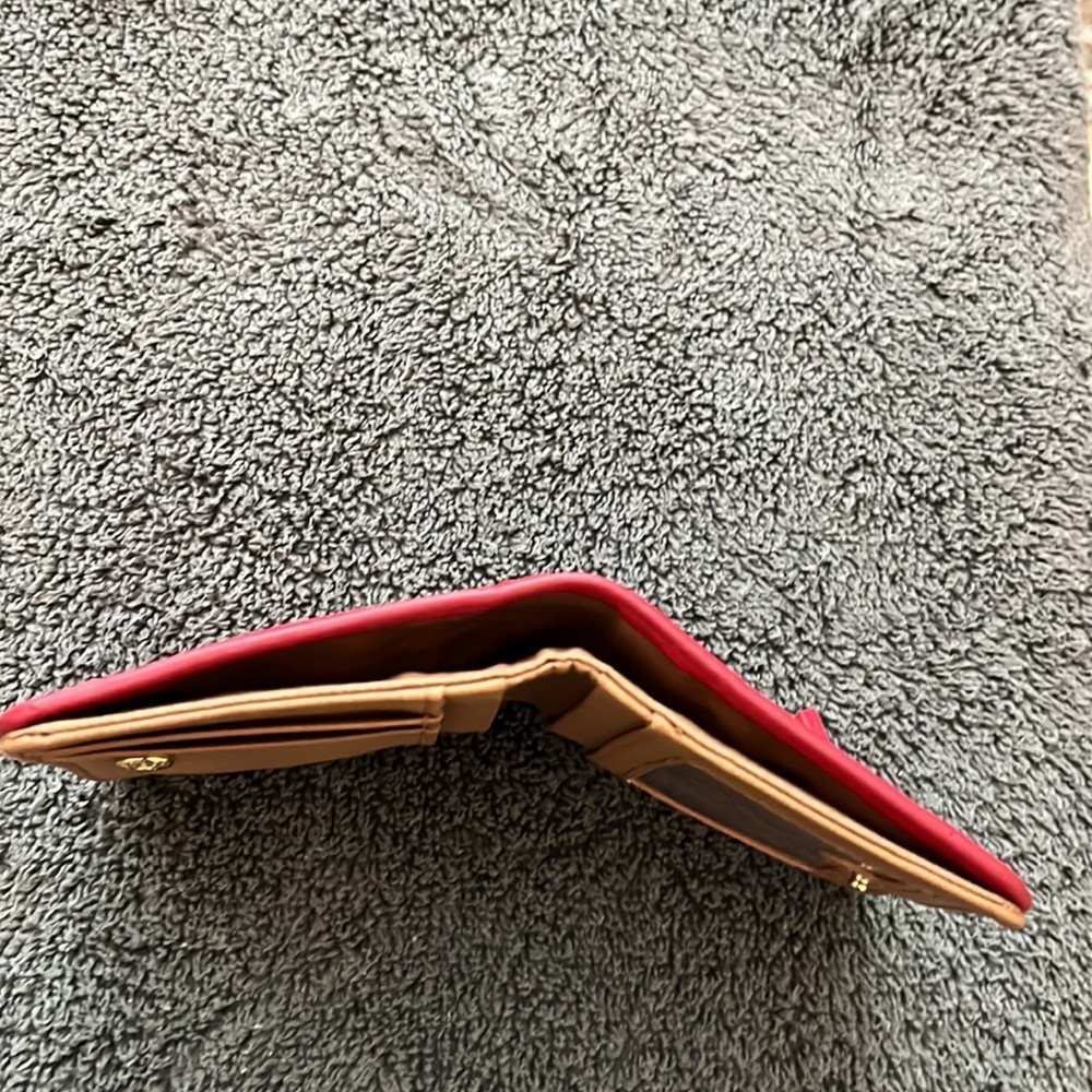 Good Condition Fossil Small Wallet - image 4